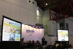 Kiat Memanfaatkan Media Sosial Bagi Generasi Muda