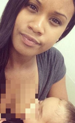 Kritik Wanita yang Pamer Belahan Dada, Ibu Ini Foto Selfie Sambil Menyusui