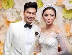 Menanti Kejutan Romantis di Resepsi Chelsea Olivia-Glenn