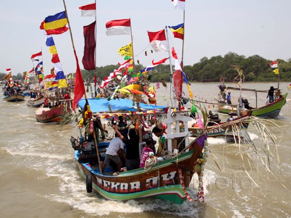 Pesta Laut Warga Muara Gembong