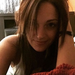 Gamer Cantik Ini Dilamar Ketika Sedang Ngegame