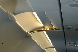 Turbulensi Parah, Penumpang Tabrak Kabin Pesawat Sampai Retak