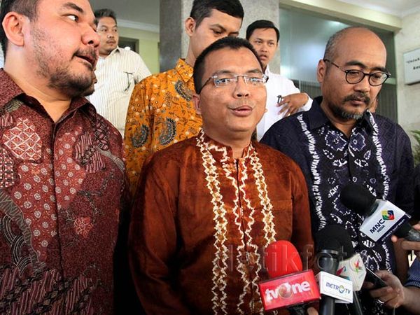 Denny Indrayana Datangi Bareskrim Polri Denny Indrayana Datangi Bareskrim Polri