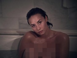 Ingin Menginspirasi Para Remaja, Demi Lovato Tampil Tanpa Busana