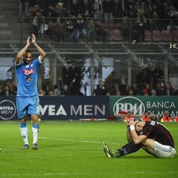 Napoli Gilas Milan 4-0 di San Siro