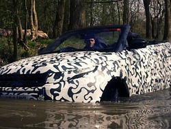 Range Rover Evoque Convertible Bisa Berenang