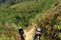 Balada Jalan Buruk Rupa di Pedalaman Sulawesi, Motor Pun Dimodifikasi