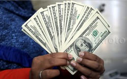 Dolar AS Diramal Bisa Turun ke Rp 13.950 Akhir Pekan Ini