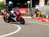 Honda Ajari Pengguna Moge Safety Riding