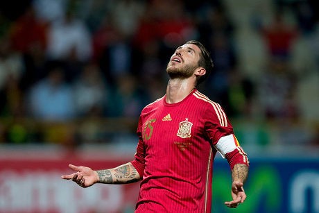Cedera Bahu Belum Sembuh, Ramos Tarik Diri dari Skuat Spanyol