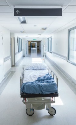 Pengantin Pria Kritis, Ruang ICU Pun Berubah Jadi Lokasi Pernikahan