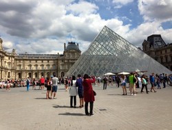 Jalan-Jalan Gratis di Kota Paris, Bisa Kok!