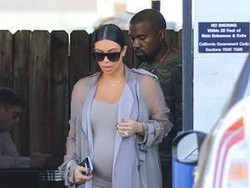 Sebut Hamil Pengalaman Terburuk, Kim Kardashian Dikritik