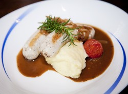 Meriahkan Oktoberfest dengan Thuringer Bratwurst dan Linzertorte di Cuisine of Germany