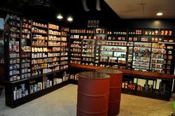 Bar Ini Khusus Menjual Makanan Kalengan dari Mancanegara