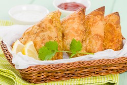 Nyam! Renyah Gurih Samosa untuk Makan Malam