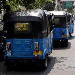 Tak Hanya Ojek Online, Kini Ada Bajaj Online