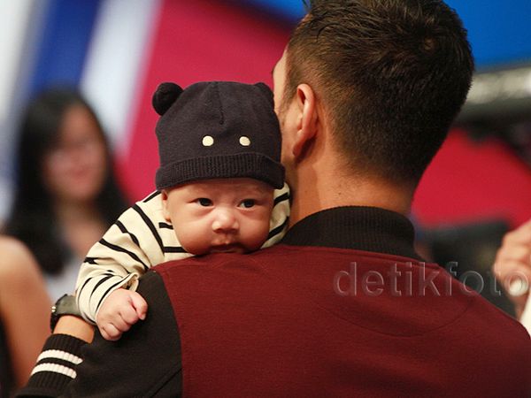 Gemes! Si Imut Rafathar Makin Chubby