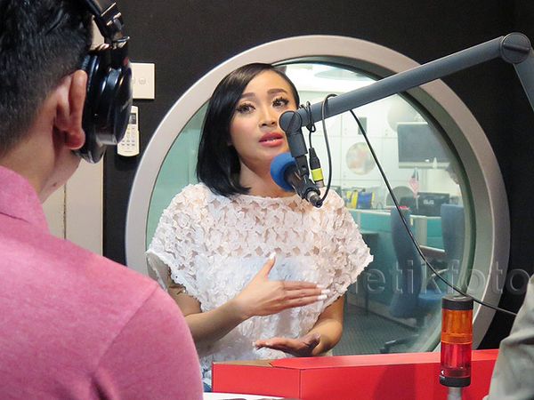 Rinni Wulandari Sapa Fans Malaysia