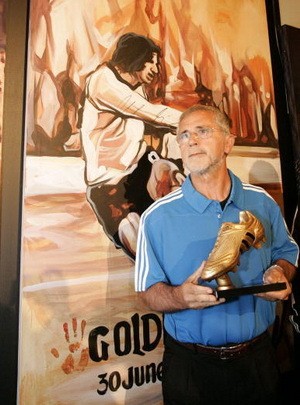 Gerd Mueller Berjuang Melawan Alzheimer