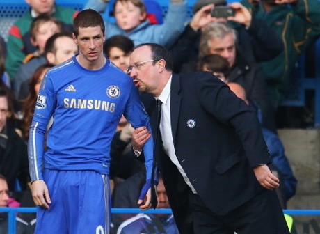 Soal Gaya Main Tim, Benitez Dibela Torres