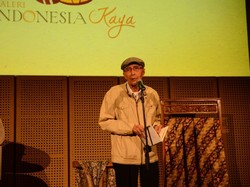 Tampil Bareng, Sapardi Djoko Damono Puji Dewi Lestari