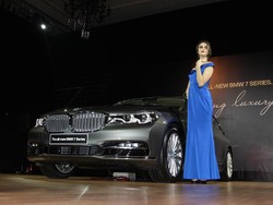 BMW Seri 7, Interior Setara Kabin Pesawat, Banjir Fitur