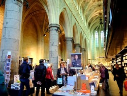 Belanda Punya Toko Buku Keren Dalam Gereja Abad ke-13