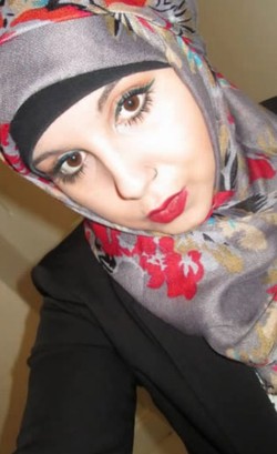 Video: Tutorial Hijab Terinspirasi Gaya Jilbab Wanita Arab