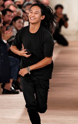 Balenciaga Umumkan Nama Desainer Baru Pengganti Alexander Wang