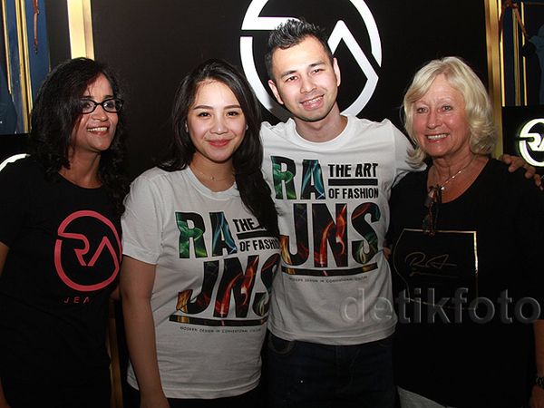 Raffi Ahmad Jualan Jeans