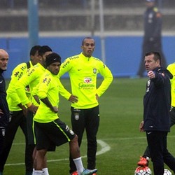 Ditunggu Chile yang Juara Copa America, Oliviera: Brasil 5 Kali Juara Dunia!