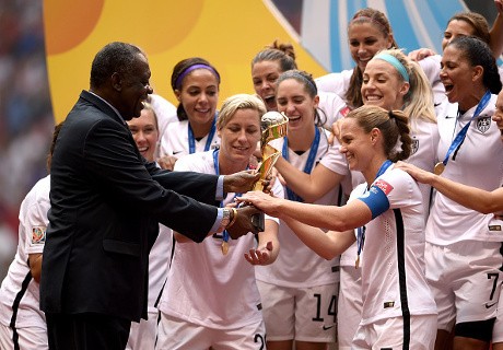 Blatter dan Platini Diskors, Siapa Memimpin FIFA dan UEFA?