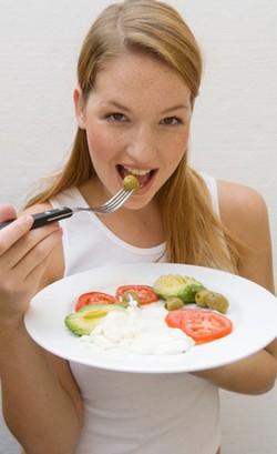 9 Sifat yang Terungkap dari Cara Makan, Anda Tipe Buru-buru atau Pemilih?