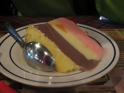 Mantap! Wisata Kuliner di Restoran Tertua di Medan