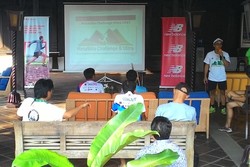 2 Gunung Ditutup, MesaStila Challenge Ultra Ganti Jalur