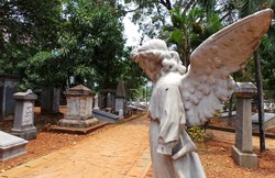 Nisan Dua Pribumi di Museum Taman Prasasti, Siapa Mereka?