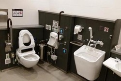 Bandara Haneda Punya Toilet Super Bersih & Canggih