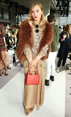 Foto: Penampilan Terbaik Selebriti Selama Pekan Mode Dunia