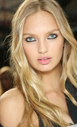 Makeup 90-an dan Rambut Kepang Diprediksi Jadi Tren Kecantikan di 2016