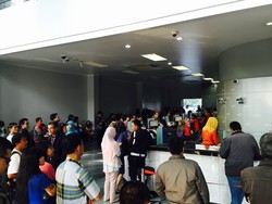 Banyak Penukar Tak Tahu Dolar AS Sudah di Bawah Rp 14.000