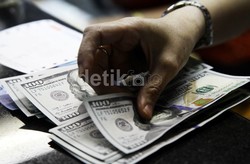 Dolar AS Terus Merosot ke Rp 13.350