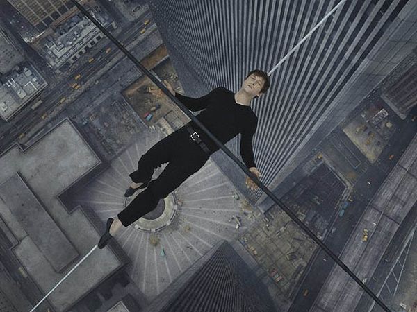 Mengintip Aksi Joseph Gordon-Levitt Jalan di Atas Kabel