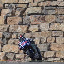 Lorenzo Kuasai Latihan Bebas Pertama