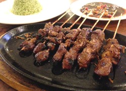 Street Bistro: Jajan Enak Sate Maranggi dan Pisang Nyender yang Legit Renyah