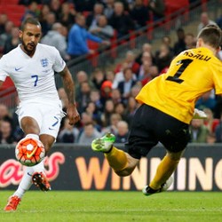 Kalahkan Estonia, Inggris Masih Sempurna