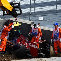 Carlos Sainz Kecelakaan, Latihan Bebas Ketiga Dihentikan