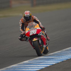 Pedrosa Menang, Rossi Runner-up, Lorenzo Ketiga