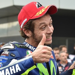 Rossi Sukses Tambah Jarak dari Lorenzo dengan Tiga Seri Tersisa