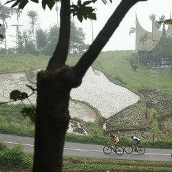 Dadi Raih Gelar Pebalap Terbaik ASEAN dan Indonesia